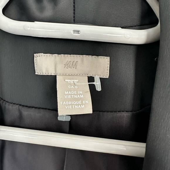 H&M Charcoal Satin Office Blazer Size 0 - Picture 4 of 4